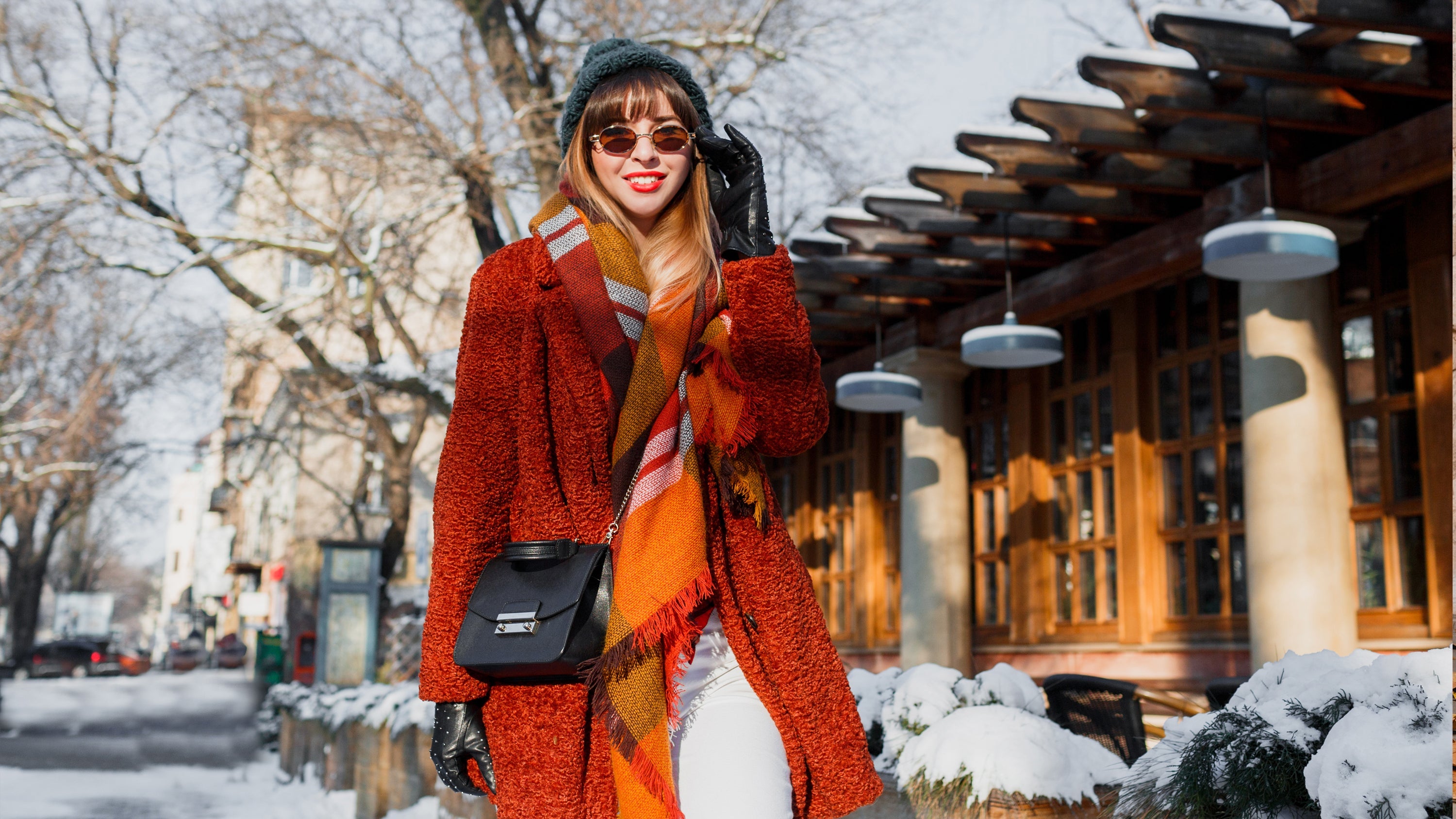 CUM SĂ ÎȚI ASORTEZI GEANTA CU ȚINUTELE DE TOAMNĂ-IARNĂ